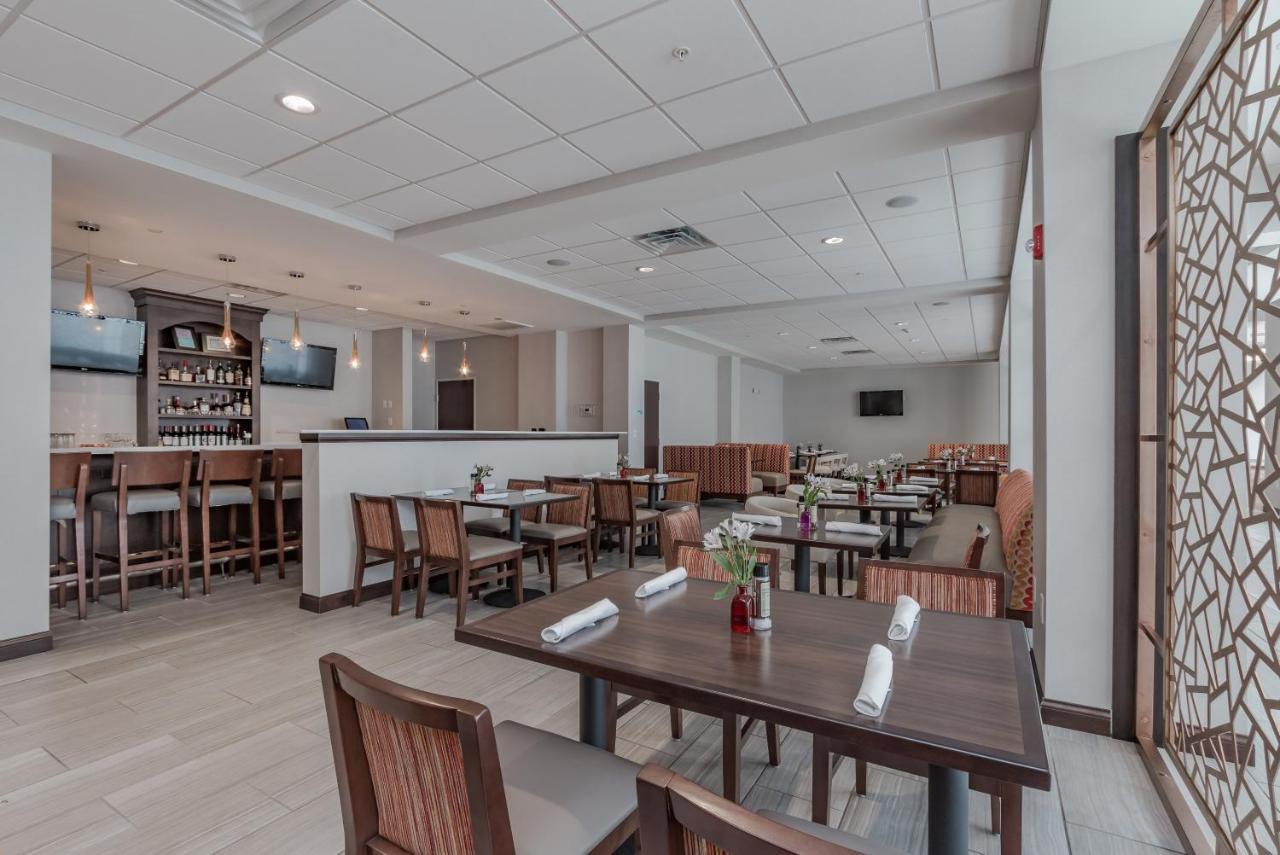 Holiday Inn Mishawaka By Ihg Exterior photo