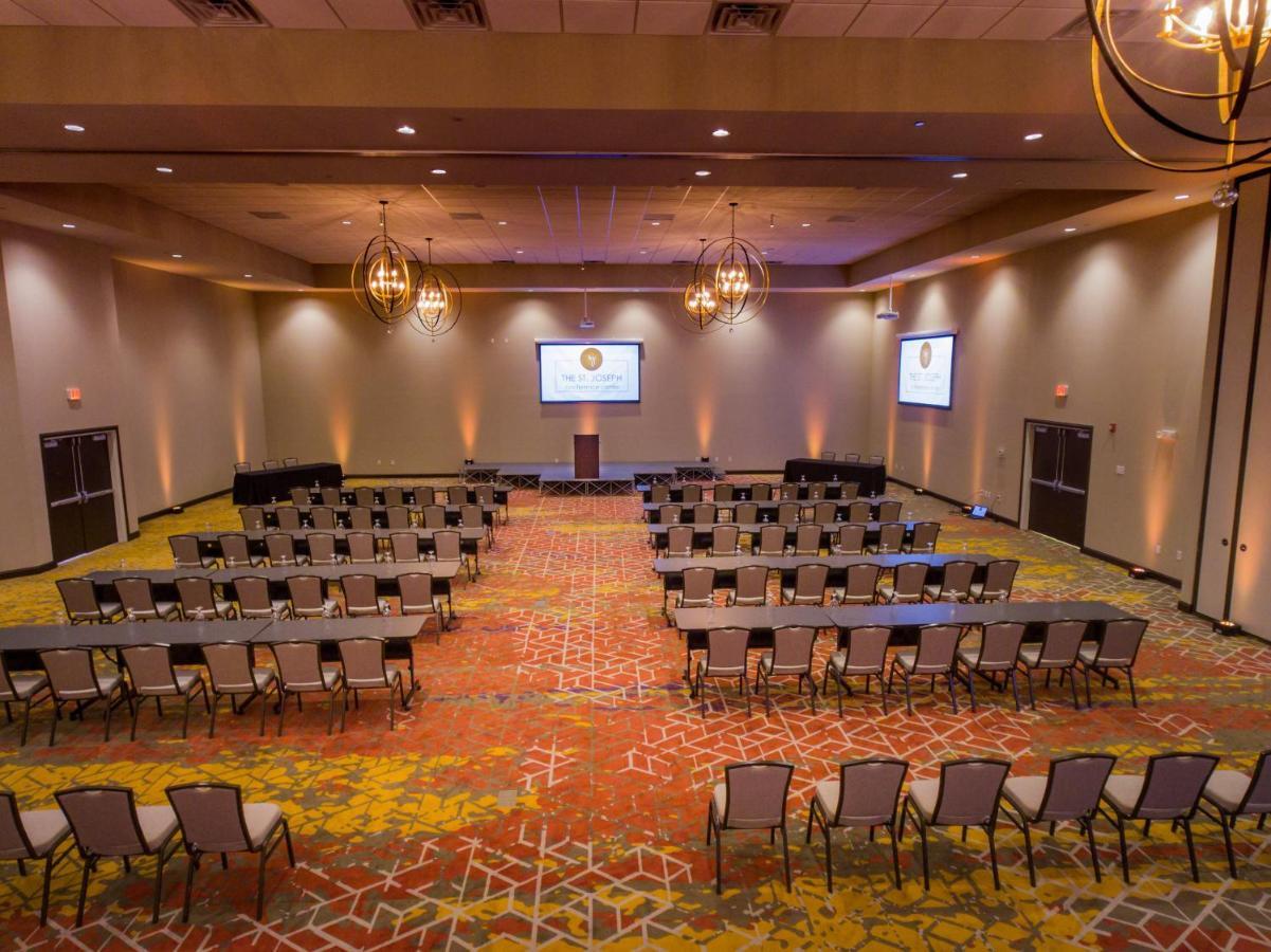 Holiday Inn Mishawaka By Ihg Exterior photo