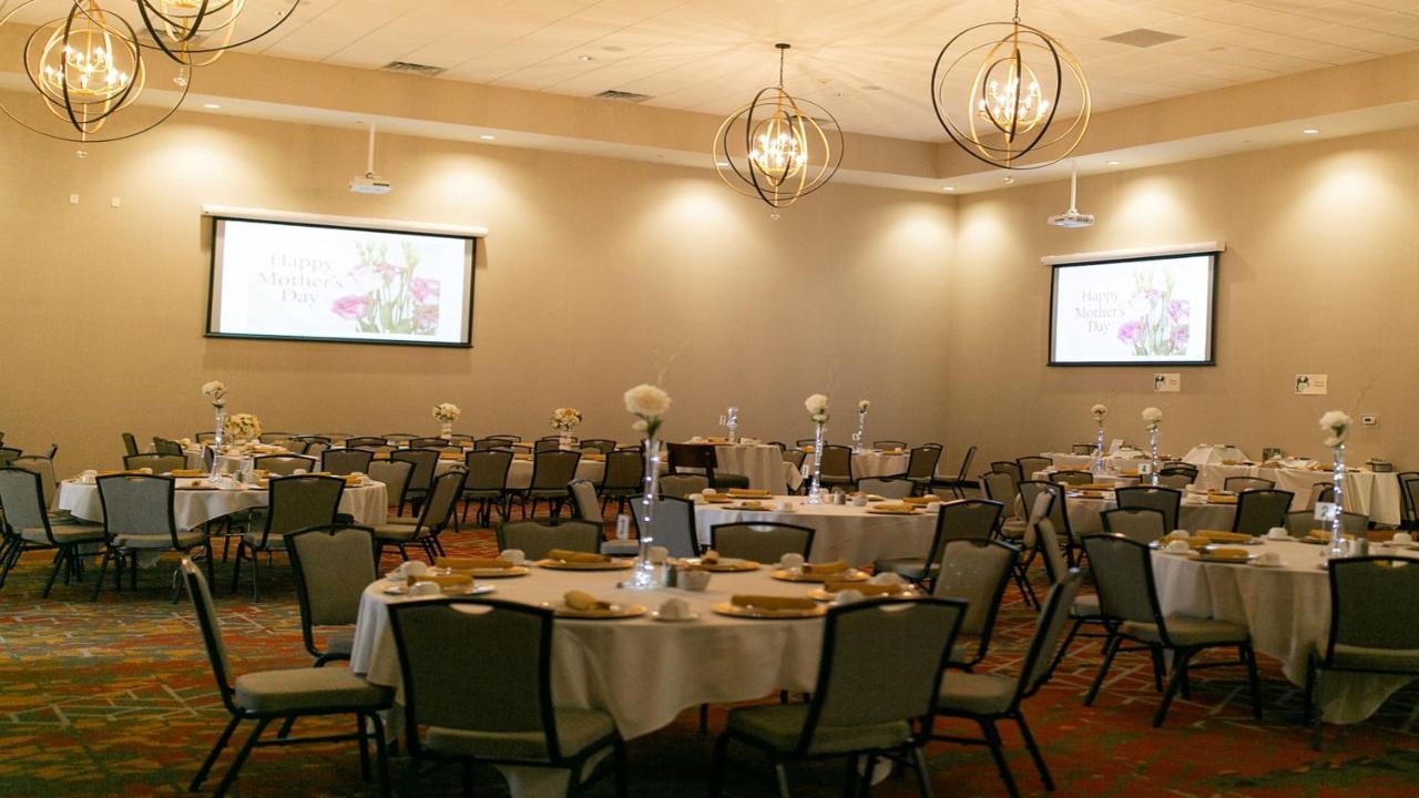 Holiday Inn Mishawaka By Ihg Exterior photo